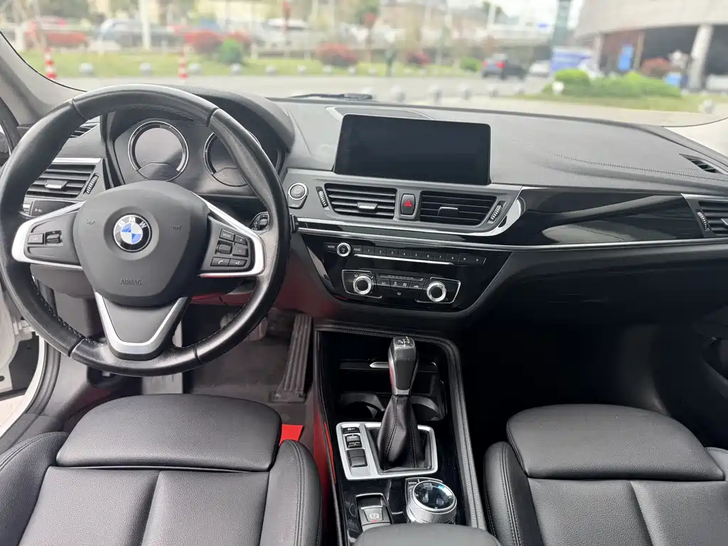 BMW 1 Series 2018 118i Sports купить на сайте DeffCars