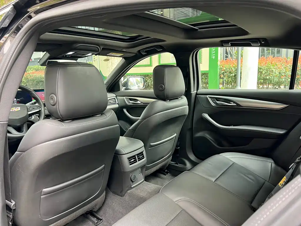 Cadillac CT5 2024 28T Luxury Pro купить на сайте DeffCars