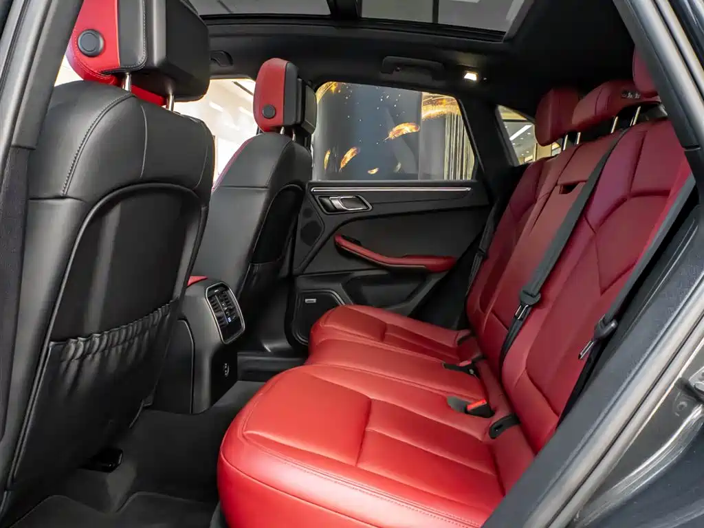 Macan 2024 Macan 2.0T купить на сайте DeffCars