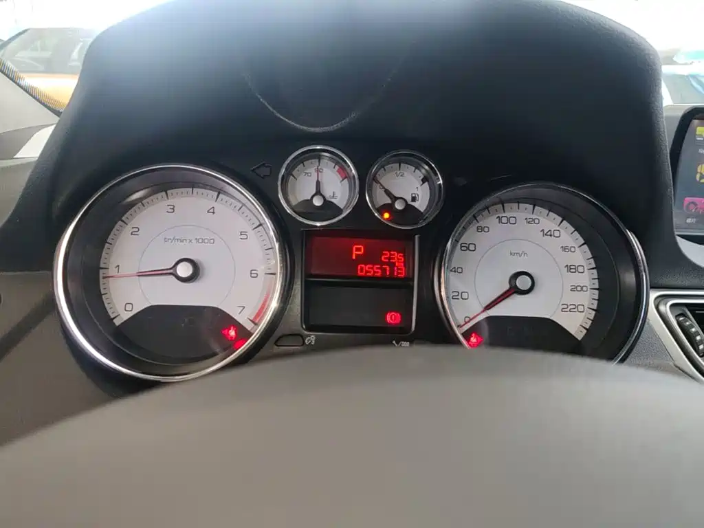 Peugeot 308 2013 1.6L automatic premium model купить на сайте DeffCars