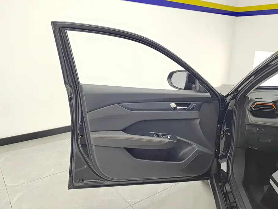 Yixuan 2024 1.5L Automatic Speed Edition купить на сайте DeffCars