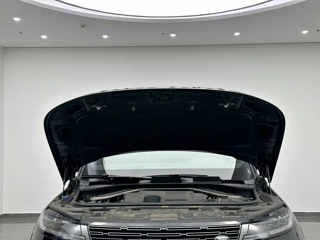 Range Rover Sport 2024 400PS Dynamic SE купить на сайте DeffCars