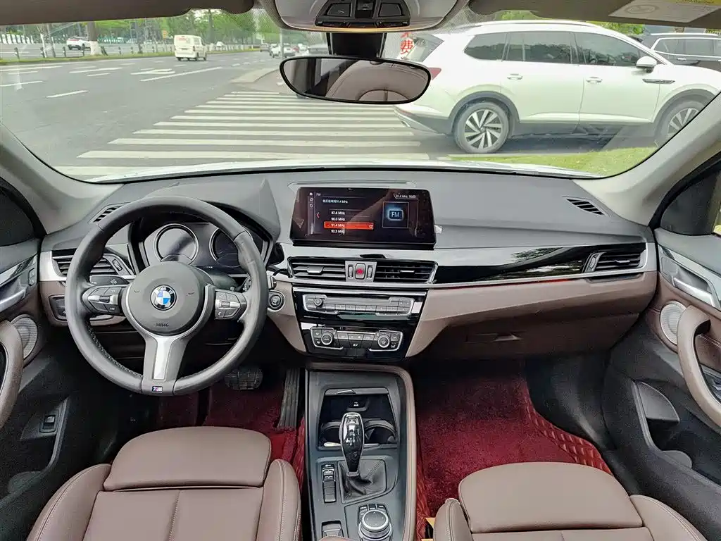 BMW X1 2021 facelift sDrive25Li leading model купить на сайте DeffCars