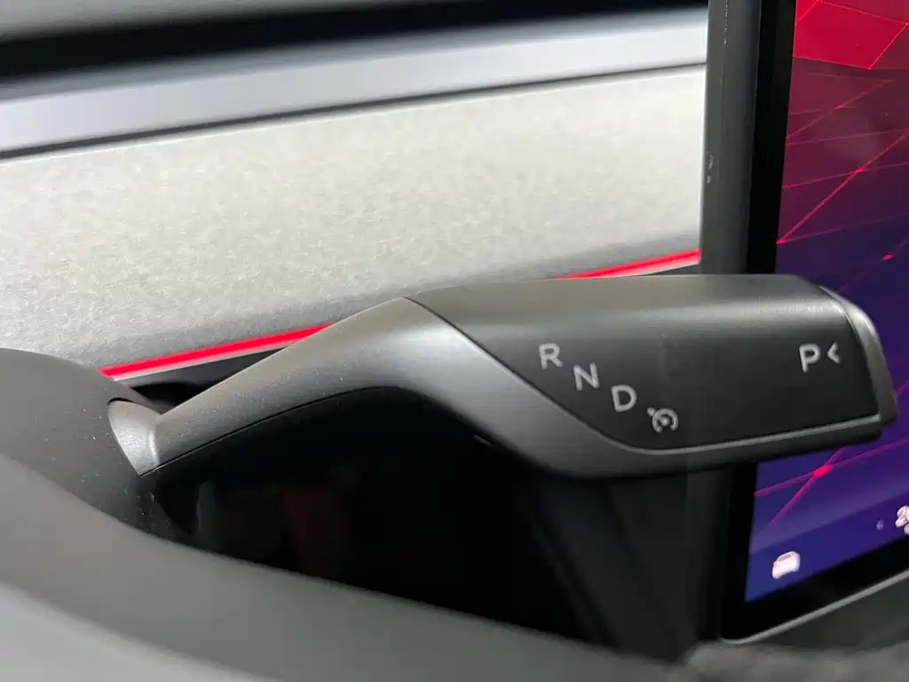 Model Y 2024 long-range all-wheel drive version купить на сайте DeffCars