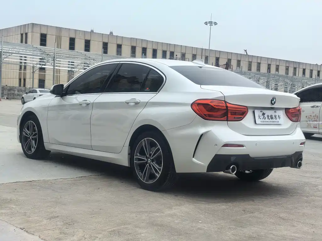 BMW 1 Series 2023 120i M Sports Edition купить на сайте DeffCars