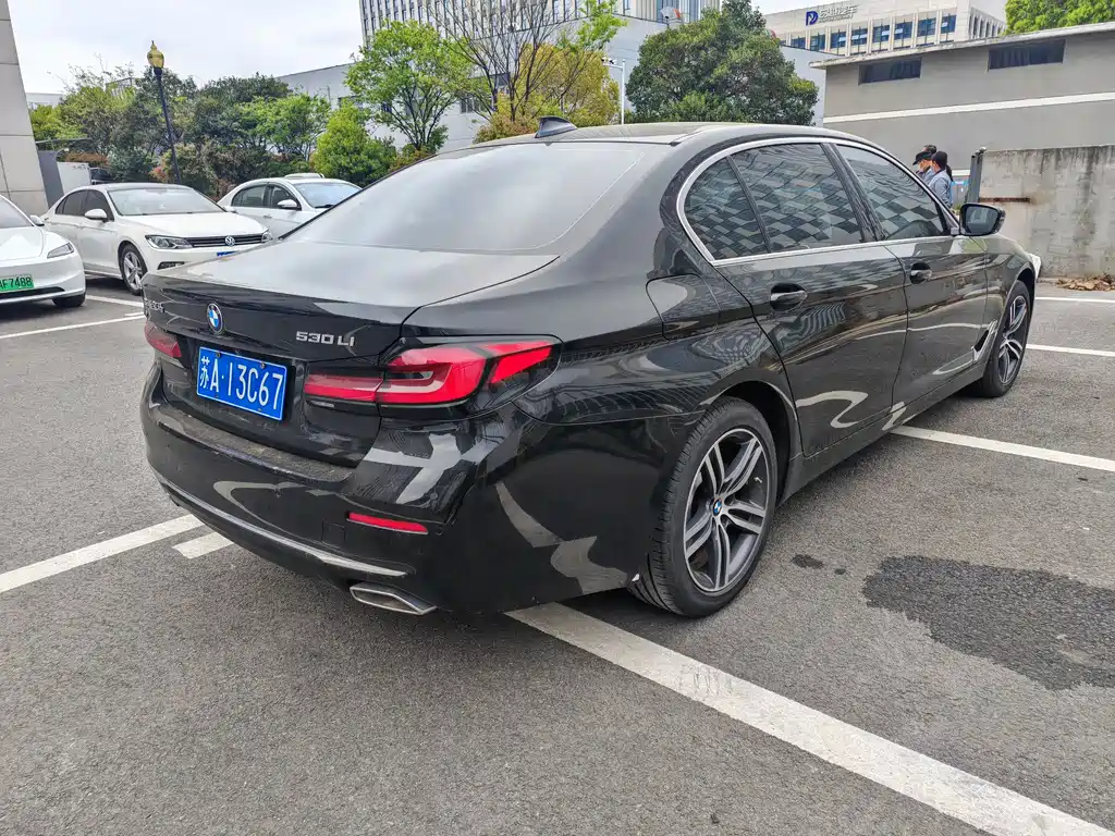 BMW 5 Series 2021 530Li Leading Luxury Package купить на сайте DeffCars