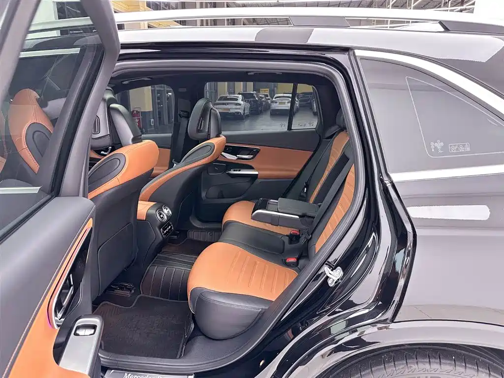 Mercedes-Benz GLC 2023 facelift GLC 260 L 4MATIC luxury model 5 seats купить на сайте DeffCars