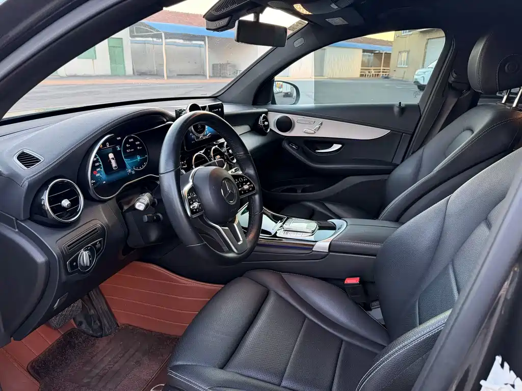 Mercedes-Benz GLC Coupe 2022 GLC 260 4MATIC Coupe SUV купить на сайте DeffCars