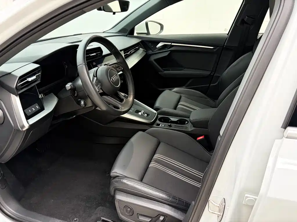 Audi A3 2021 A3L Limousine 35 TFSI Fashionable and Sporty купить на сайте DeffCars