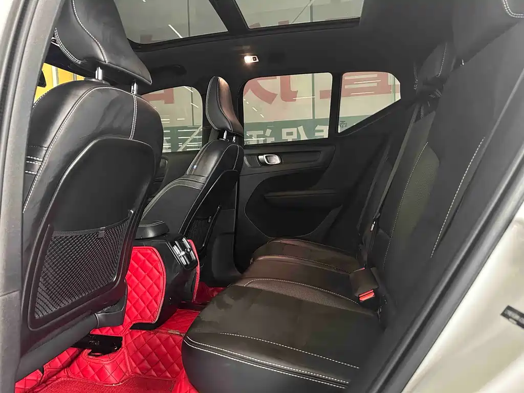 Volvo XC40 2021 T4 four-wheel drive Zhiyuan Sport Edition купить на сайте DeffCars