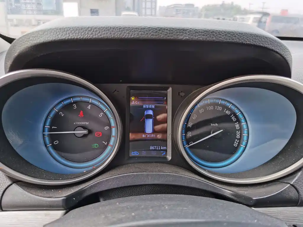 Kaiyi V3 2016 1.5L Manual Smart Link II Navigation Edition купить на сайте DeffCars