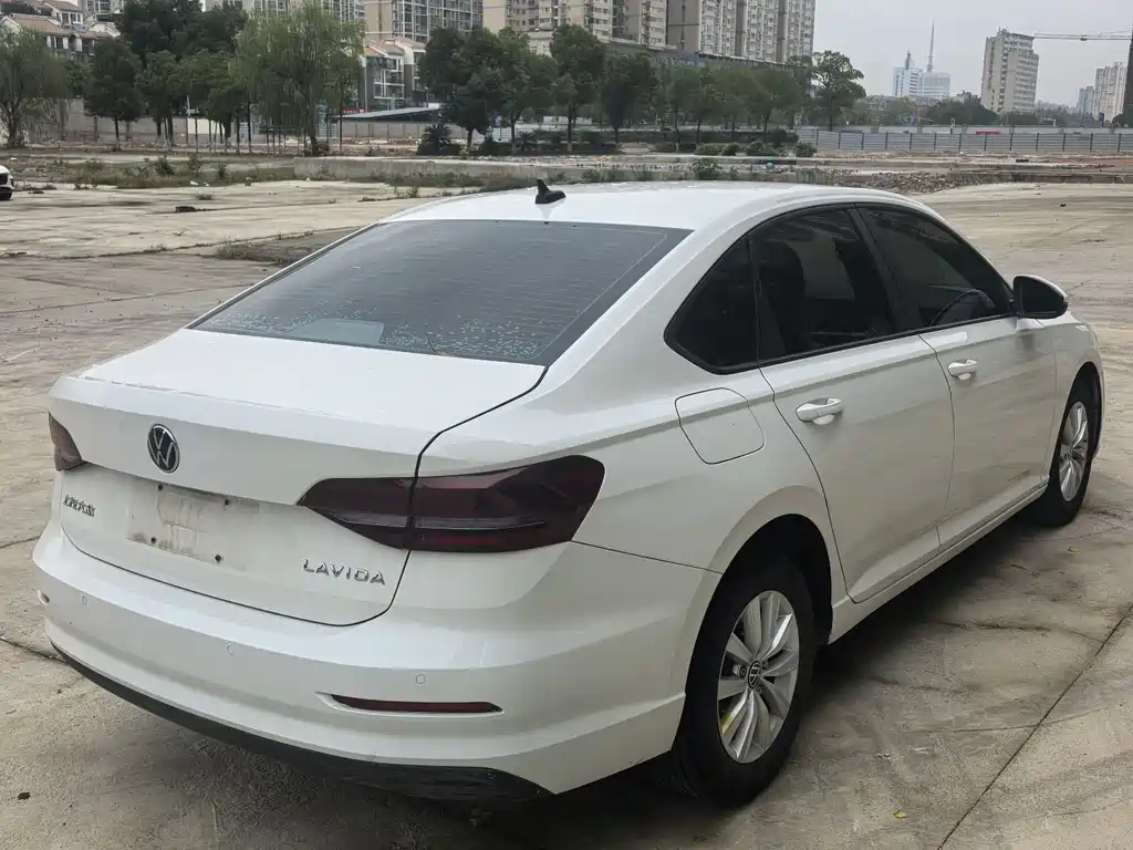 Lavida 2022 1.5L automatic fashion version купить на сайте DeffCars