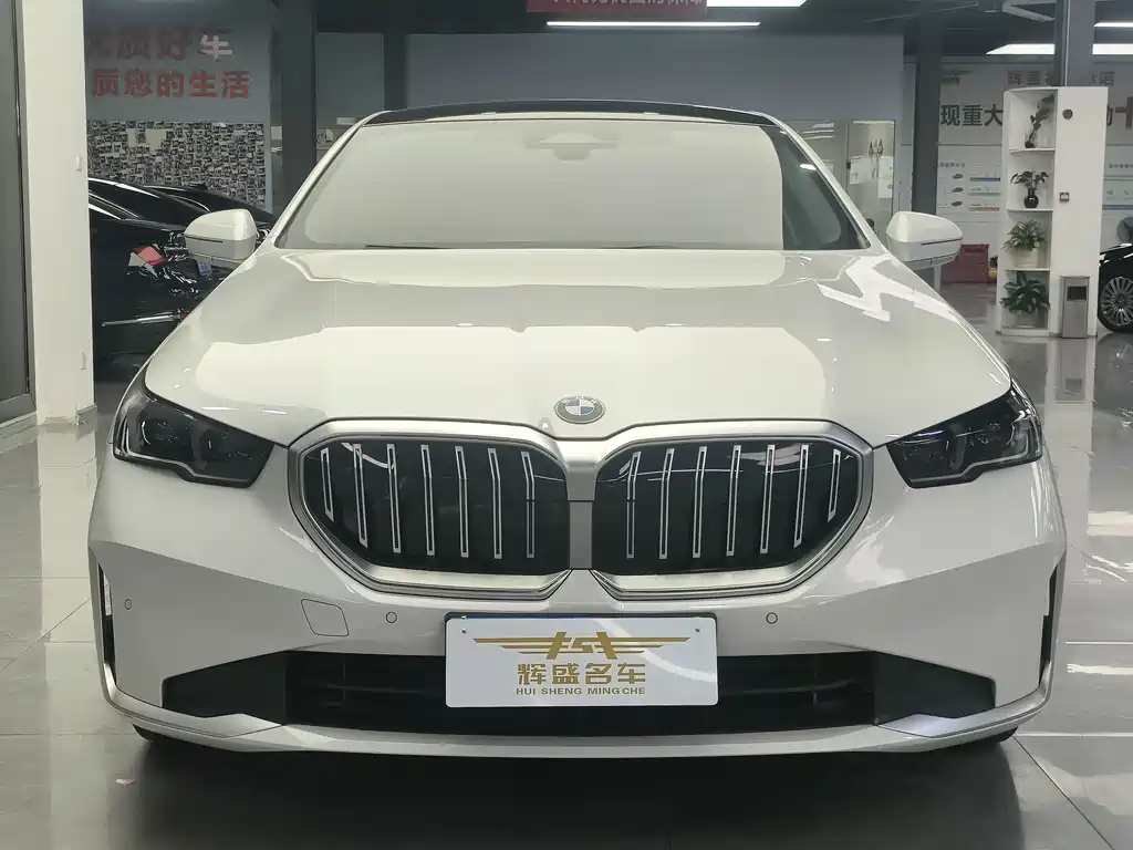 BMW 5 Series 2025 530Li Leading Luxury Package купить на сайте DeffCars