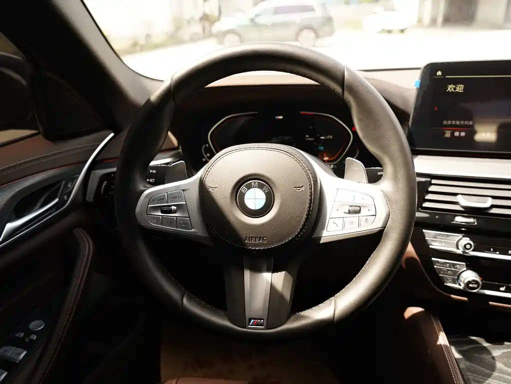 BMW 5 Series 2023 facelift 530Li leading M sports package купить на сайте DeffCars