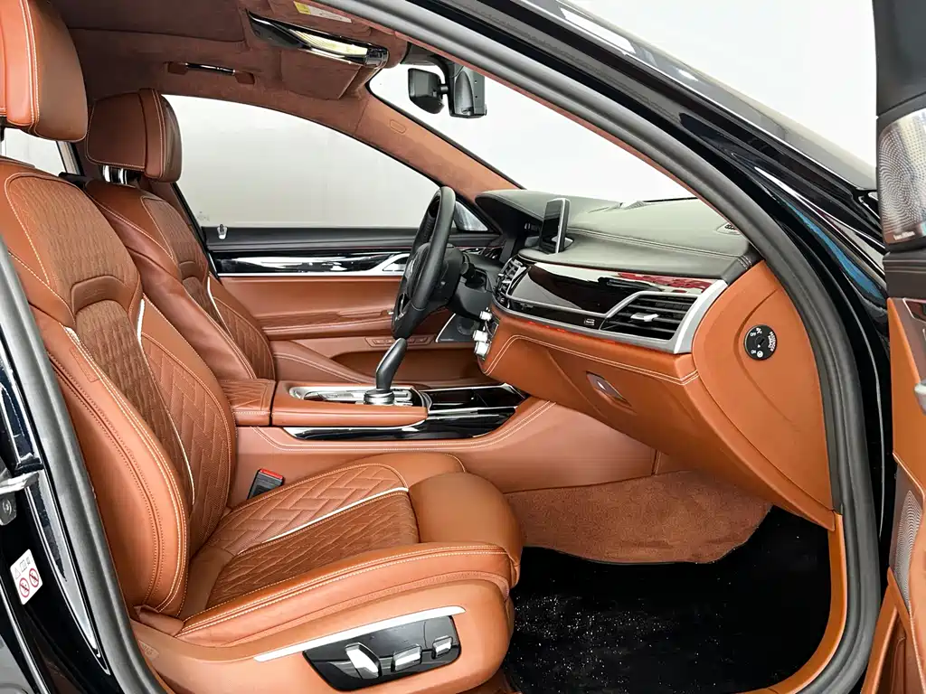 BMW 7 Series 2022 740Li xDrive Executive Luxury Package купить на сайте DeffCars