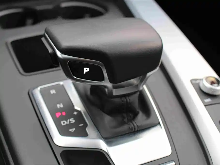 Audi A4L 2020 40 TFSI Fashionable and Dynamic купить на сайте DeffCars
