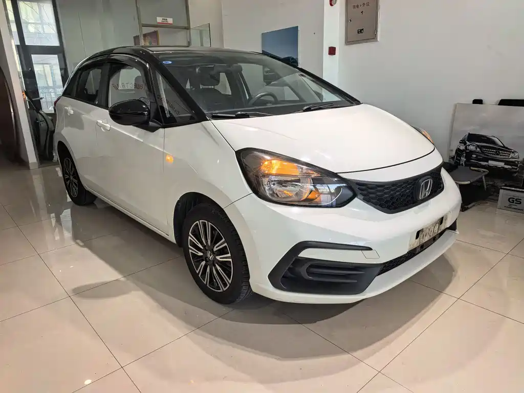 Fit 2021 1.5L CVT Fashion Edition купить на сайте DeffCars