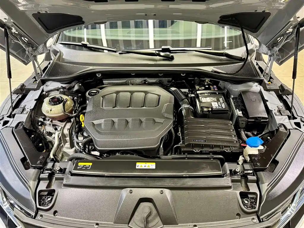 FAW-Volkswagen CC 2024 380TSI eye-catching version купить на сайте DeffCars