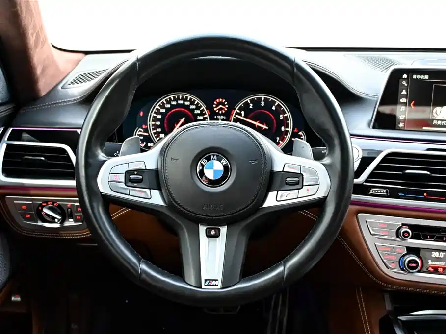 BMW 7 Series 2018 740Li xDrive Exclusive M Sports Package купить на сайте DeffCars