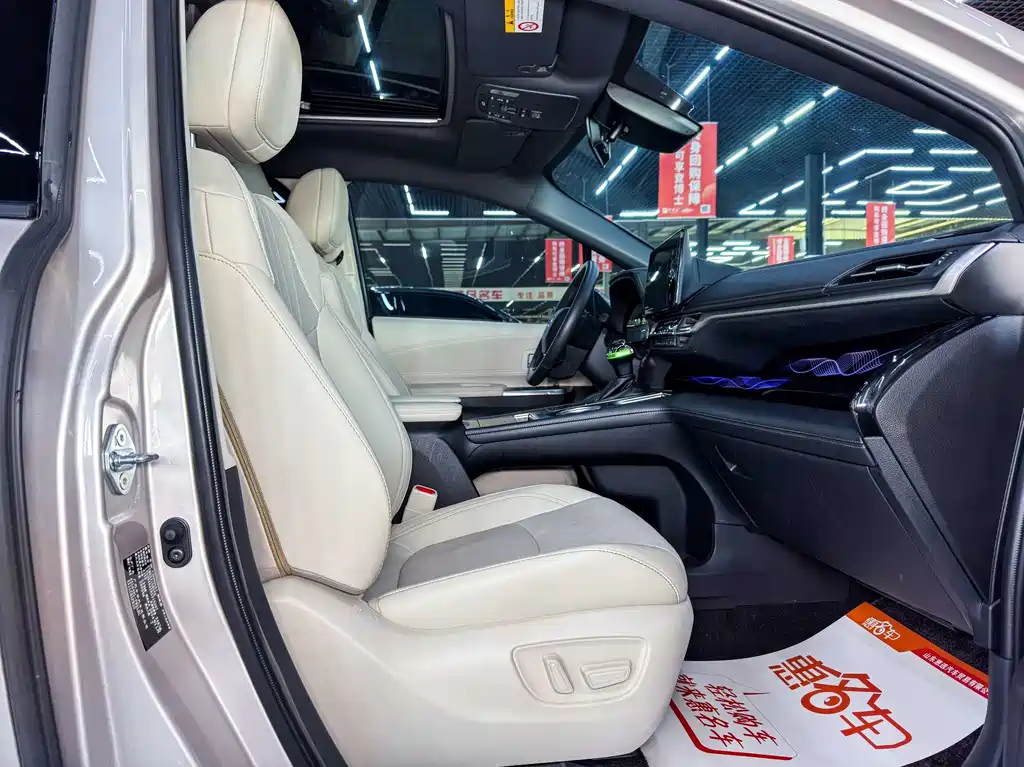 SIENNA 2024 2.5L Hybrid Premium Edition купить на сайте DeffCars