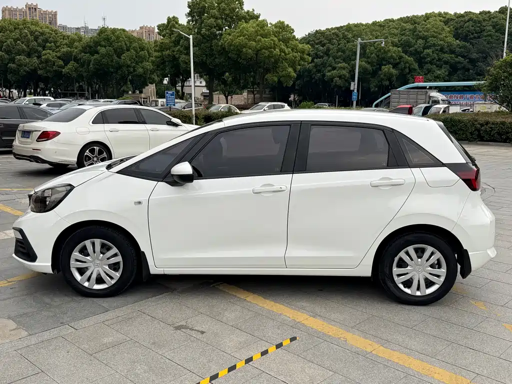 Fit 2021 1.5L CVT Trendy Edition купить на сайте DeffCars
