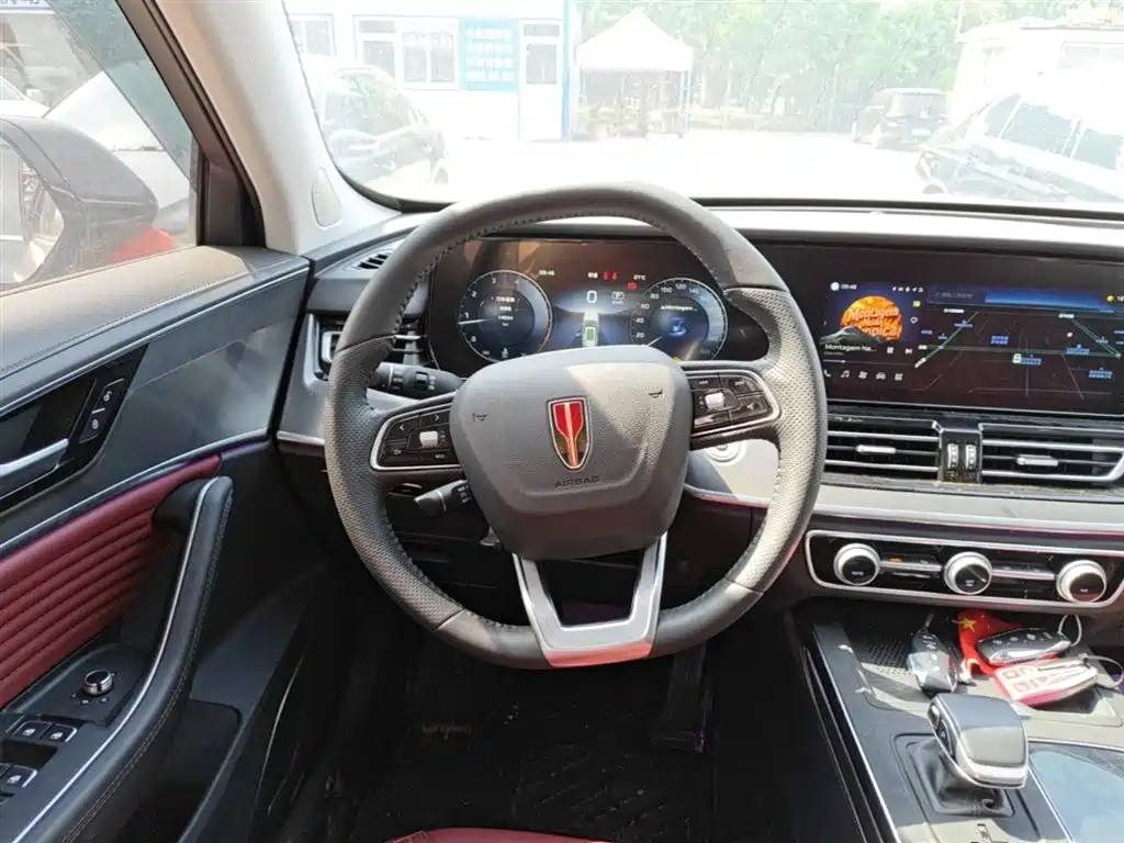 Hongqi HS5 2023 2.0T Qixiang Pro version купить на сайте DeffCars