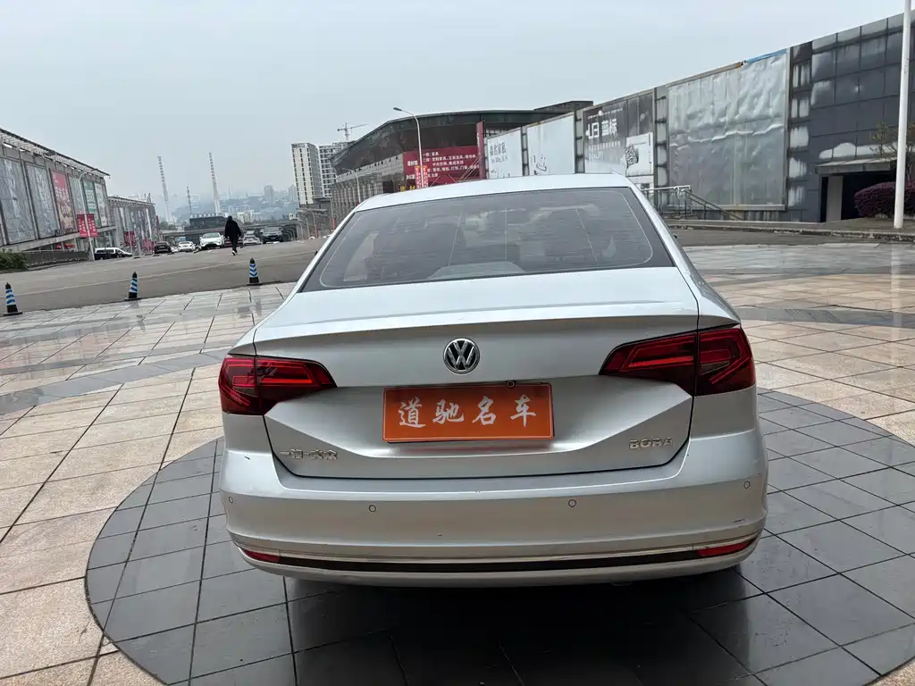 Bora 2018 1.5L automatic comfort model купить на сайте DeffCars