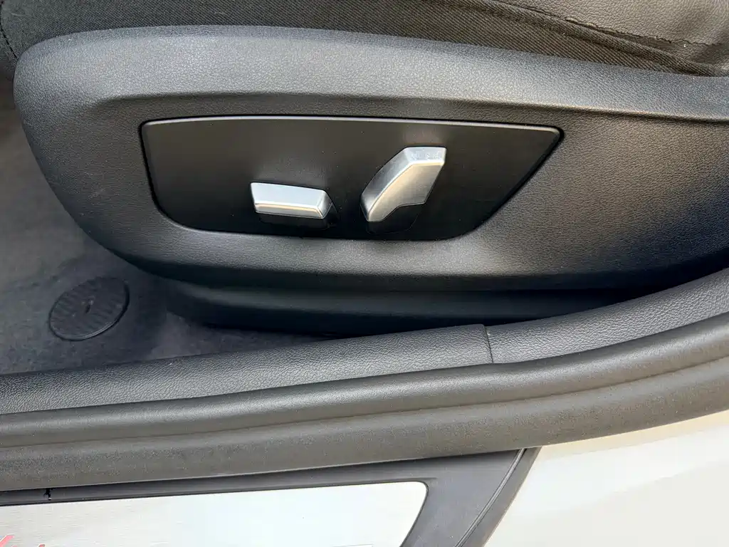 BMW 5 Series 2018 525Li Luxury Package купить на сайте DeffCars