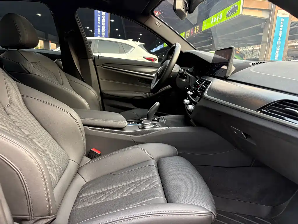 BMW 5 Series Imported 2021 525i M Sports Package купить на сайте DeffCars