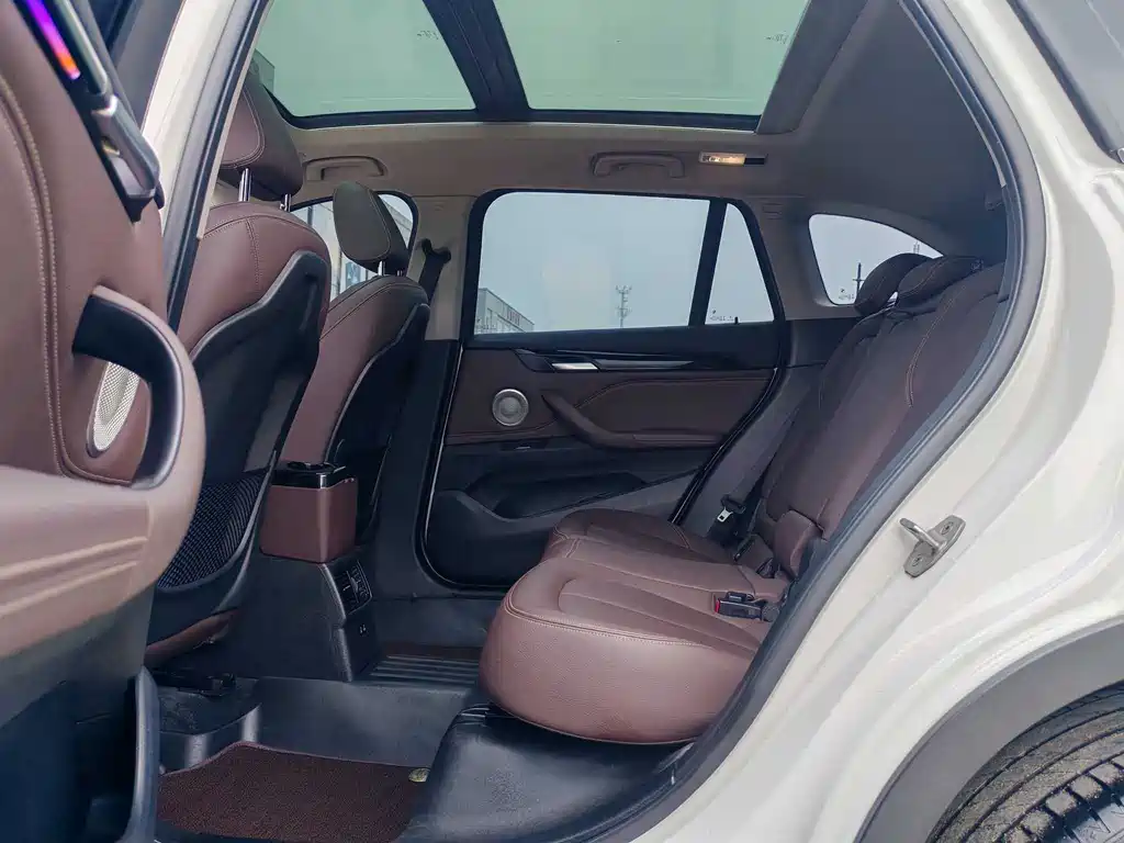 BMW X1 2022 sDrive25Li Leading Model купить на сайте DeffCars