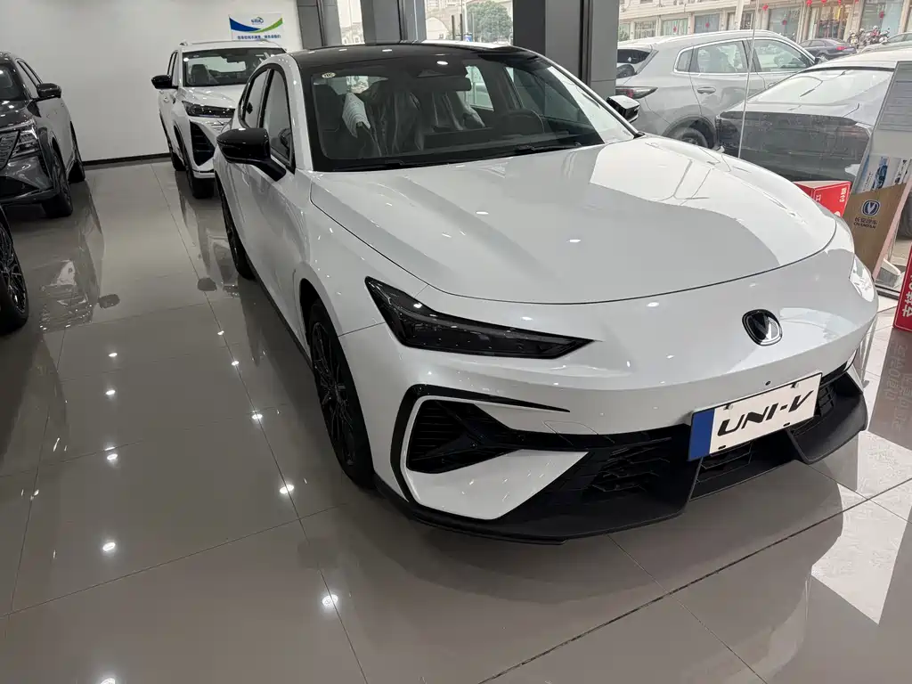 Changan UNI-V 2025 third generation 1.5T 500Bar premium model купить на сайте DeffCars
