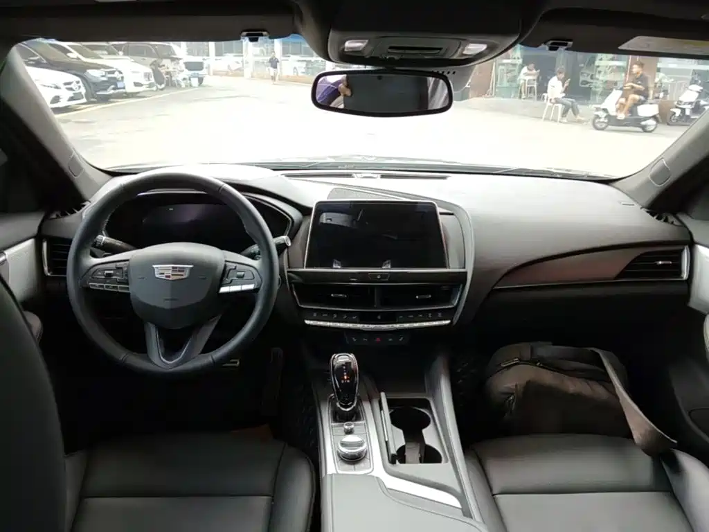 Cadillac CT5 2022 28T Premium Model купить на сайте DeffCars