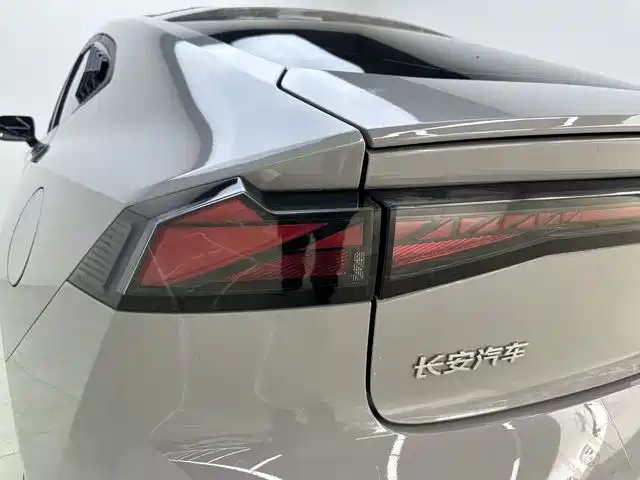 Changan UNI-V 2023 1.5T premium model купить на сайте DeffCars