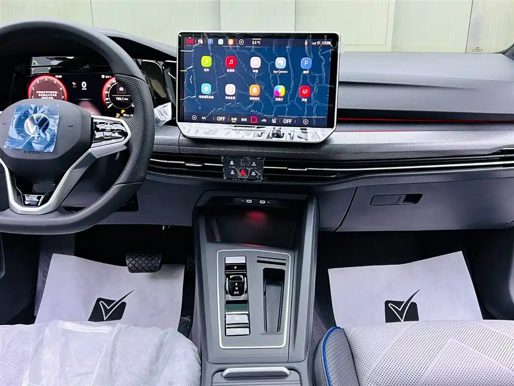 Golf 2025 facelift 300TSI R-Line купить на сайте DeffCars
