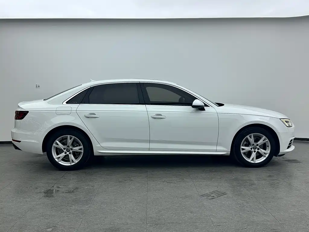 Audi A4L 2018 30th Anniversary Model 40 TFSI Enterprising купить на сайте DeffCars