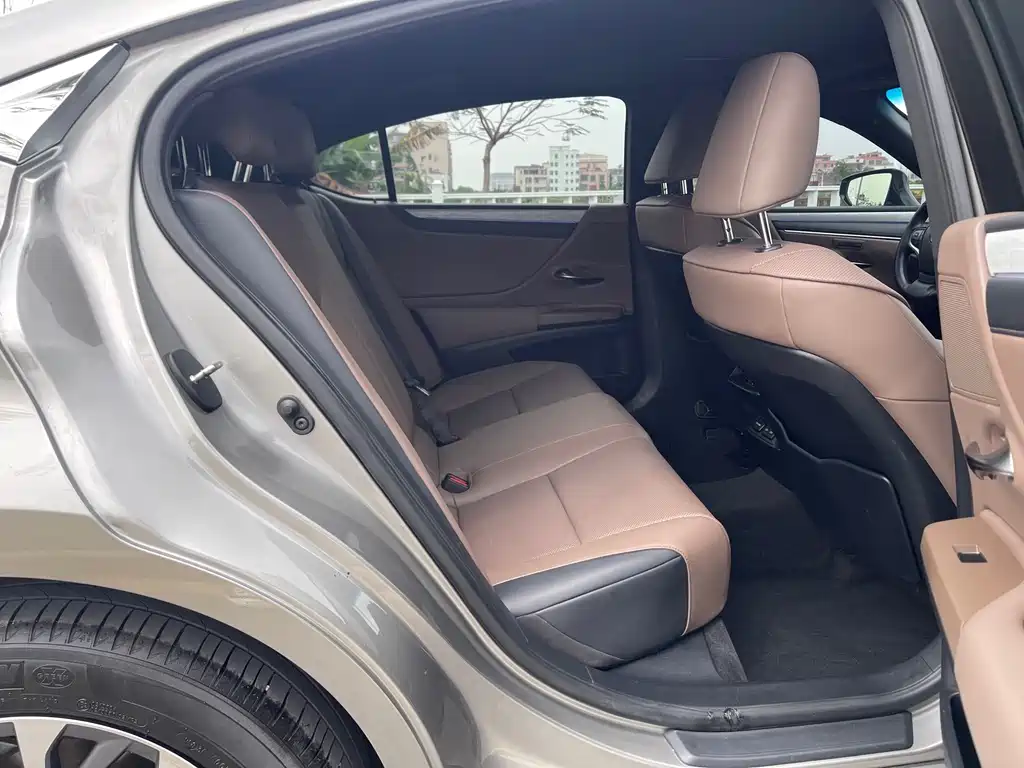 Lexus ES 2025 200 Premium Edition купить на сайте DeffCars