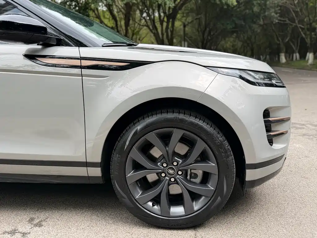 Range Rover Evoque 2023 Evoque L 249PS Corinthian Bronze Special Edition купить на сайте DeffCars