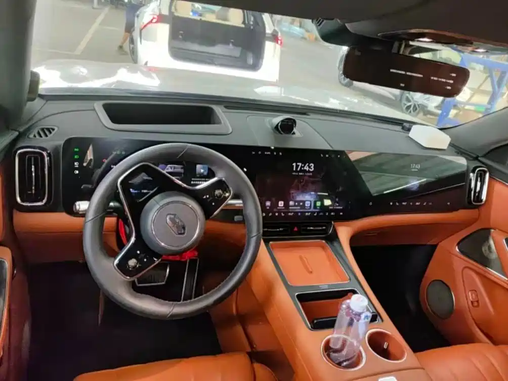 Aito M8 2025 extended range Max+ version 53.4kWh 6-seat (192-line lidar) купить на сайте DeffCars