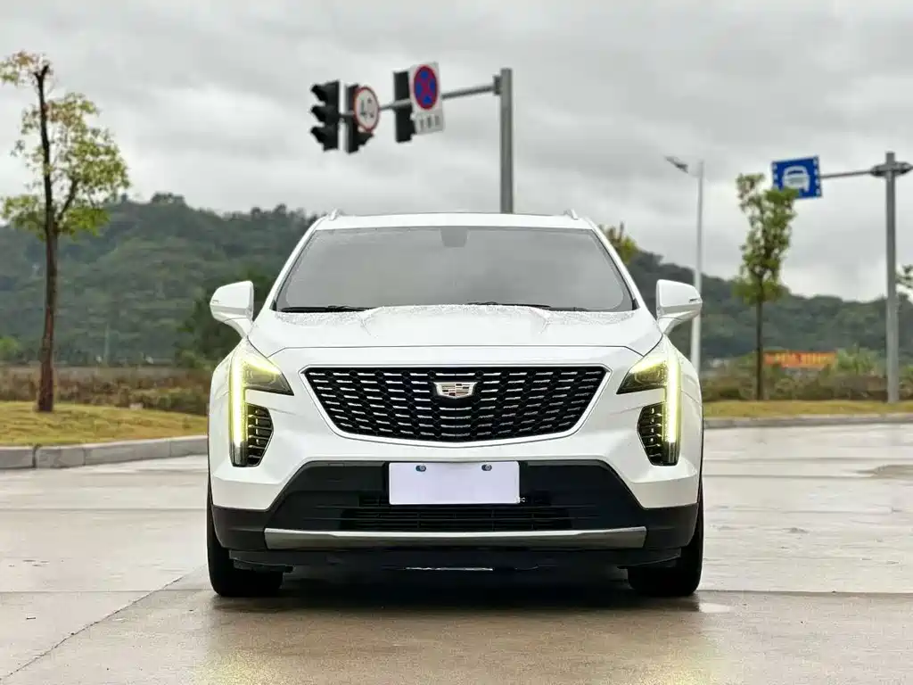 Cadillac XT4 2020 28T two-wheel drive leading model купить на сайте DeffCars