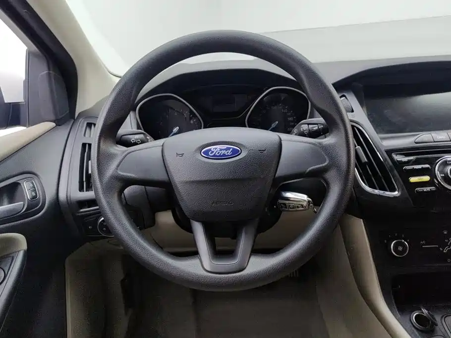 Focus 2017 sedan 1.6L automatic comfort smart mobility version купить на сайте DeffCars