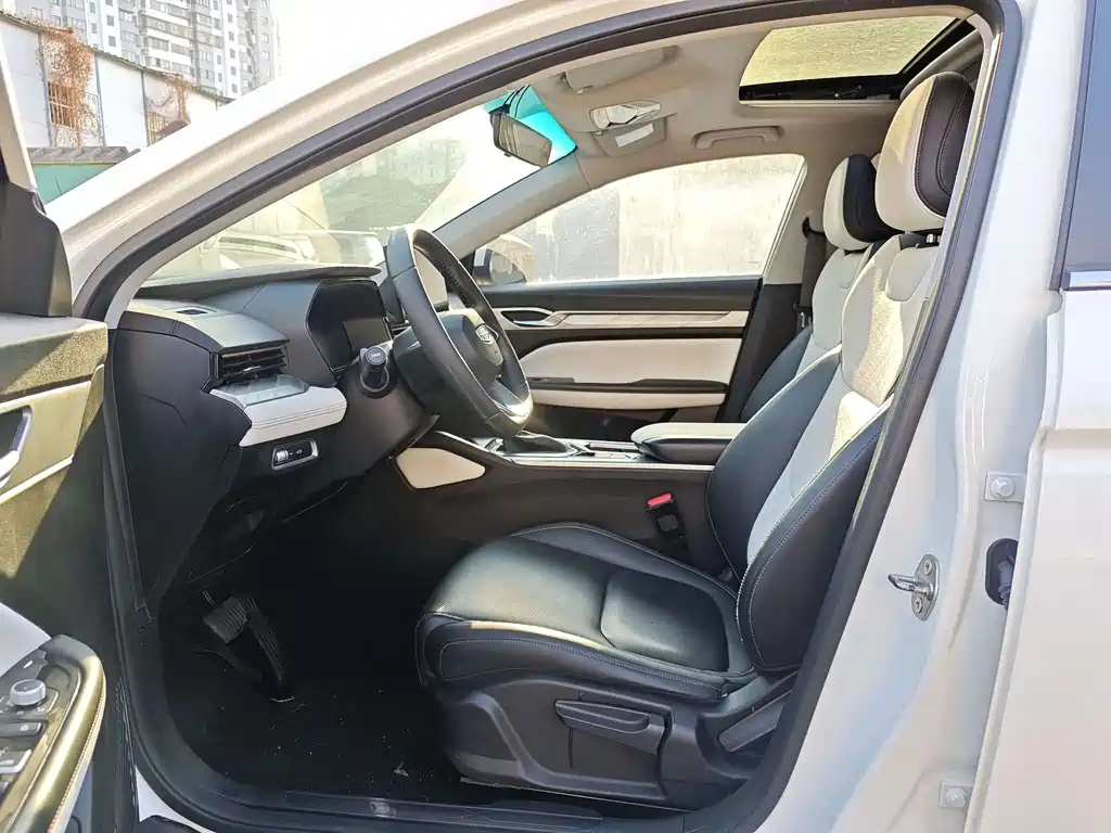 Emgrand L 2022 1.4T CVT premium model купить на сайте DeffCars