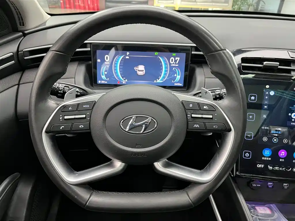 Tucson 2023 Tucson L 1.5T automatic two-wheel drive LUX premium version купить на сайте DeffCars