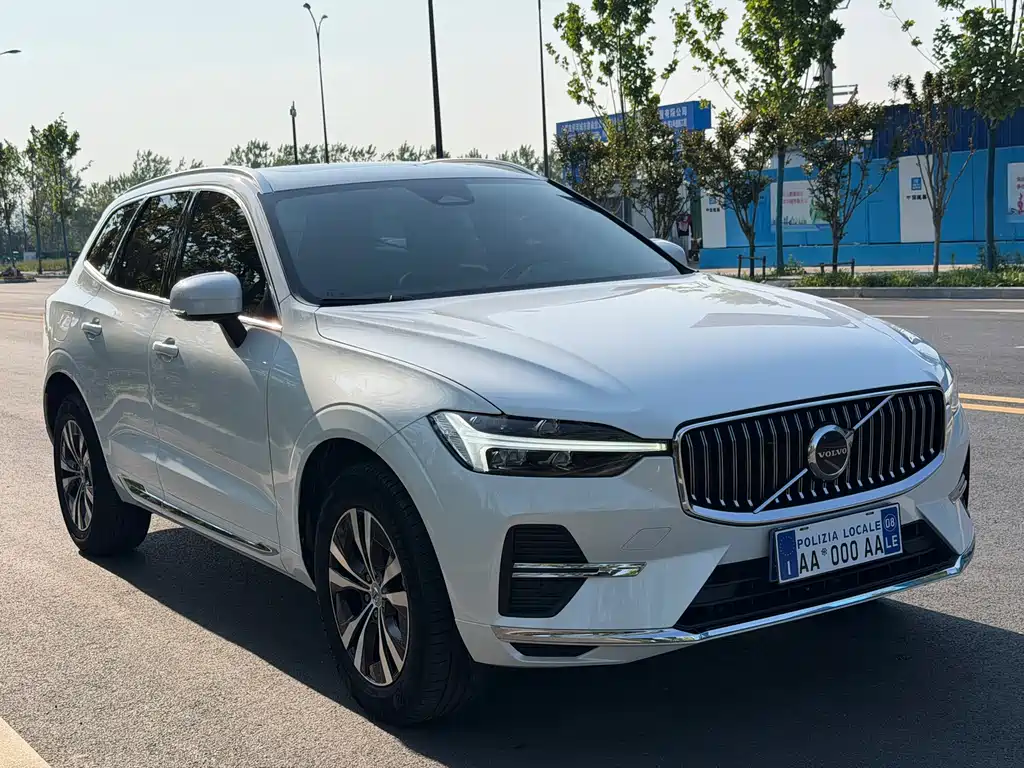 Volvo XC60 2023 B5 four-wheel drive Zhiyi Luxury Edition купить на сайте DeffCars