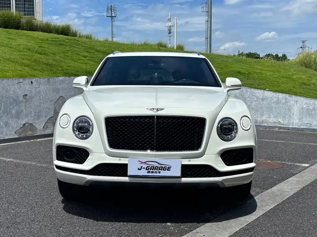 Bentayga 2018 4.0T V8 купить на сайте DeffCars