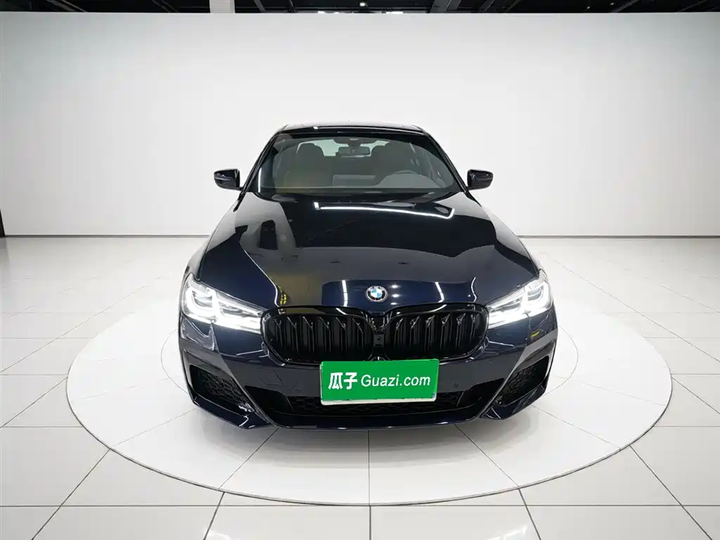 BMW 5 Series 2023 530Li Leading M Sports Package купить на сайте DeffCars