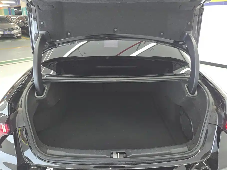 Lynk & Co 03 2023 1.5TD DCT Pro купить на сайте DeffCars