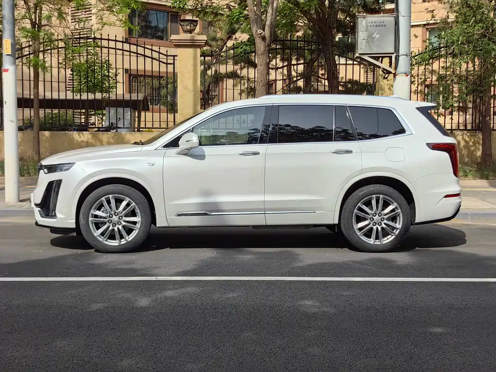 Cadillac XT6 2022 2.0T seven-seat four-wheel drive luxury model купить на сайте DeffCars
