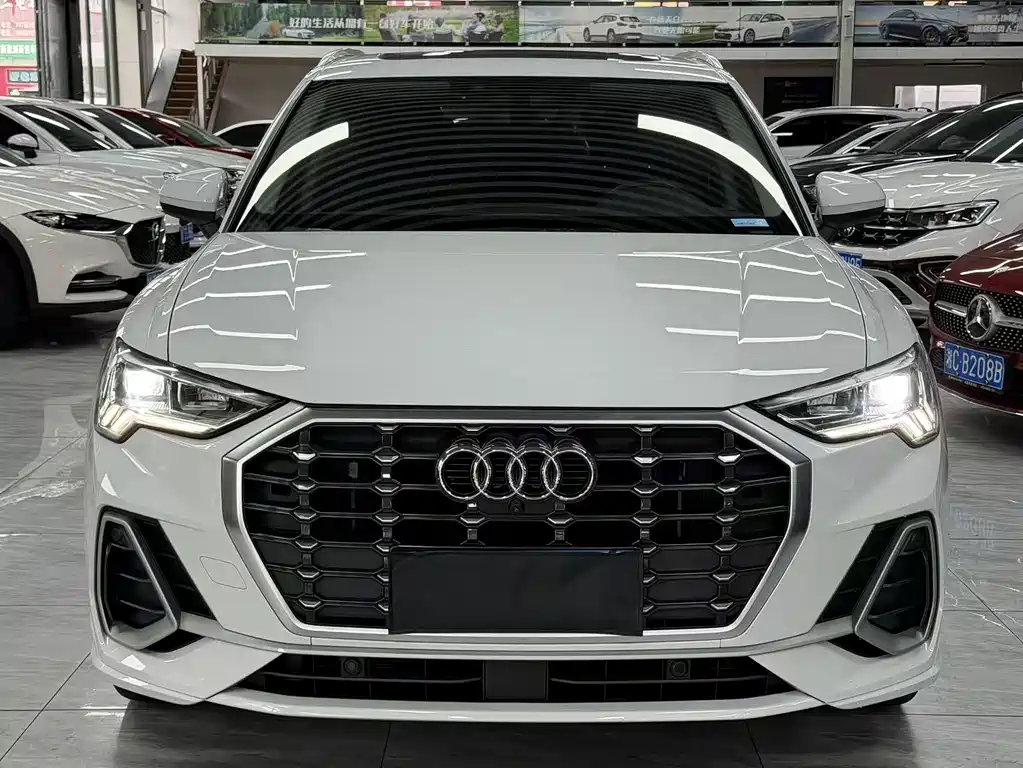 Audi Q3 2022 35 TFSI Fashionable and Dynamic купить на сайте DeffCars