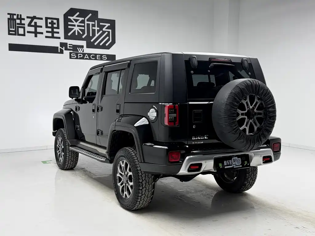 Beijing off-road BJ40 2023 2.0T automatic four-wheel drive city hunter version knight type купить на сайте DeffCars