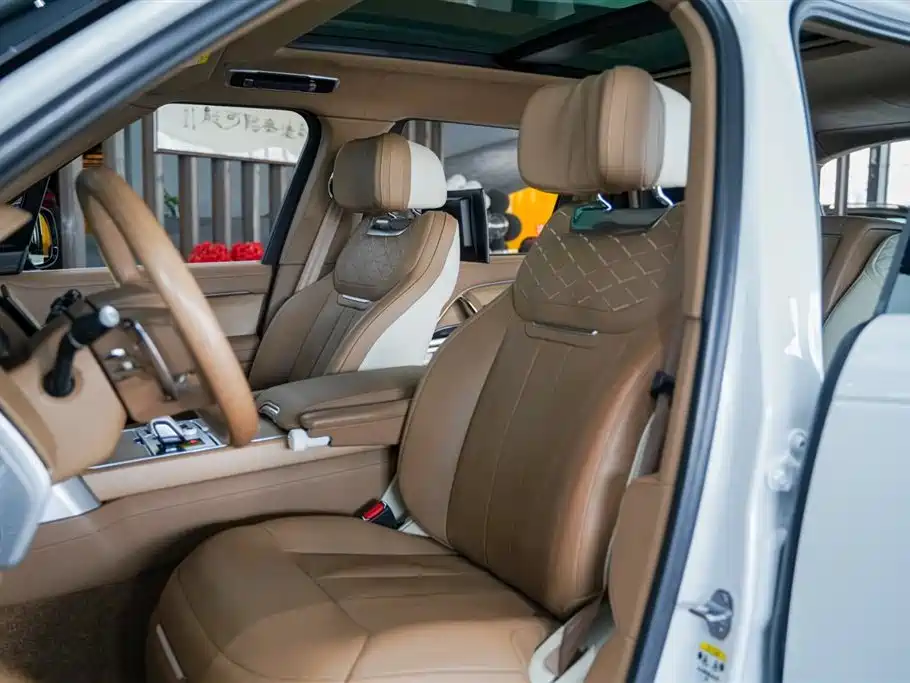 Range Rover 2023 4.4 V8 SV Honor Creation Extended Edition купить на сайте DeffCars